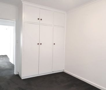 First Floor 2 Bedroom Apartment - Photo 1