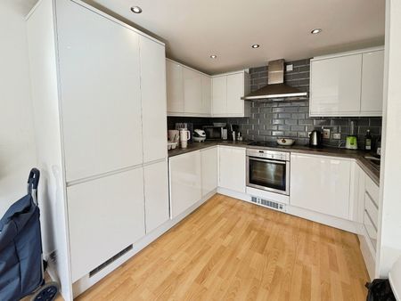 2 bedroom apartment to rent - Photo 5