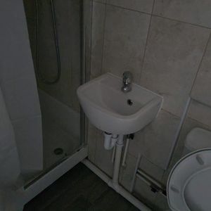 Studio Flat, Francis Road, E10 - Photo 3