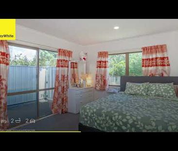 Beautiful and Central Four-Bedroom House available! - Photo 5