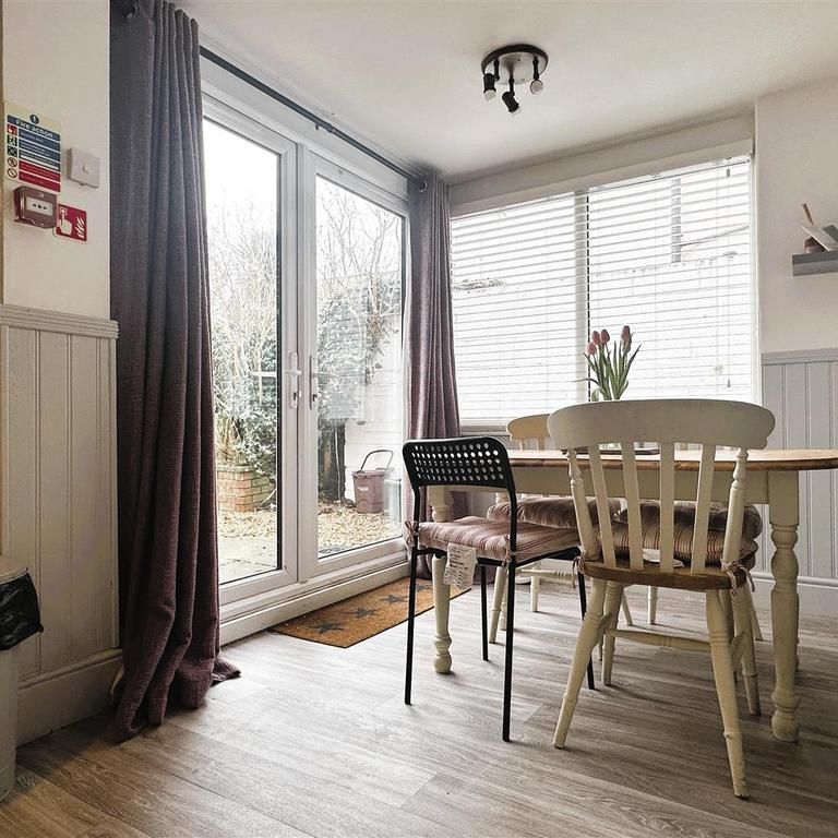 5 bedroom house to rent - Photo 1