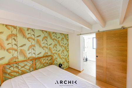 Architecture contemporaine, cette jolie maison de 140 m2 édifiée sur un terrain paysager de 430 m2 se situe au calme d'un quartier résidentiel du Pyla, à proximité de la plage et des commerces. - Photo 4