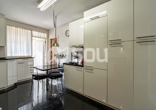 Apartamento T4 em Porto