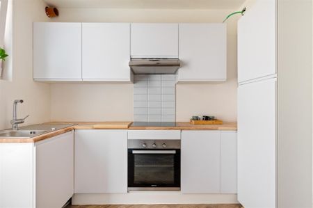 VOLLEDIG GERENOVEERD HUIS MET 3 SLPKS EN TUIN - Foto 3