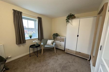 1 bedroom in a house share to rent - Photo 2