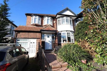 Lovatt Close, Edgware, Middlesex, HA8 - Photo 3