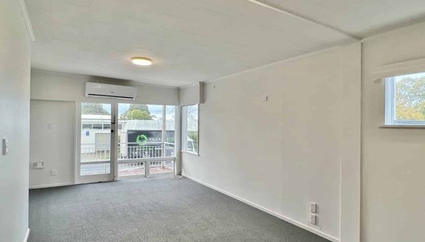 Sunny and Spacious - Photo 1