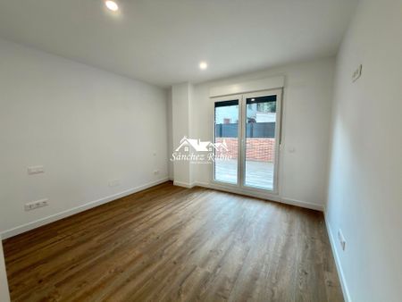 Piso de alquiler en Calle de las Matas, 1, Casa Amarilla - Photo 2