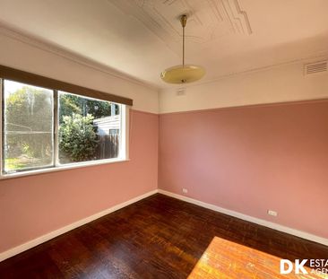 Family-Friendly Living in the Heart of Ardeer - Photo 2