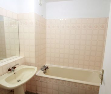 Location Appartement 1 pièce 38m² NANTES 44000 - Photo 2