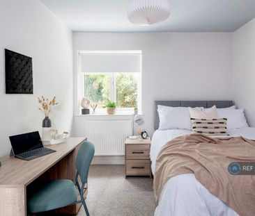 6 bedroom semi-detached house to rent - Photo 3