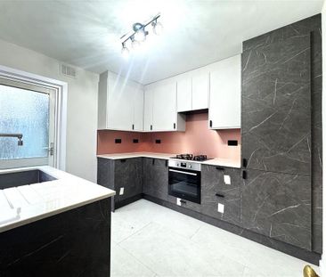 3 bedroom semi-detached house to rent - Photo 6