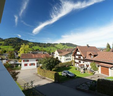 Heimelige Wohnung mit Bergblick und sonnigem Balkon - Photo 2