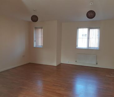 2 Beds - Apartment - - Photo 2