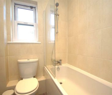 2 bed Upper Floor Flat for rent - Photo 6