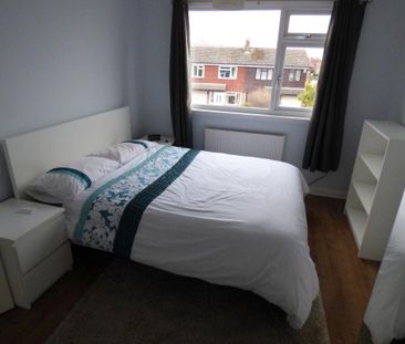 3 bedroom semi-detached house to rent - Photo 5