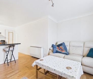 1 bedroom ground floor flat to rent - Photo 2