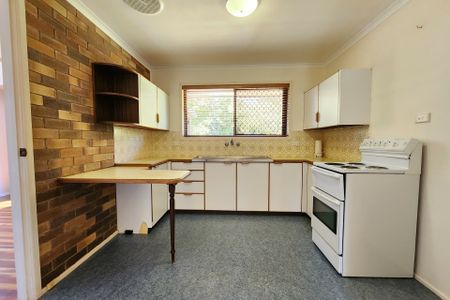 4 Henry Street, Mount Lofty - Photo 5