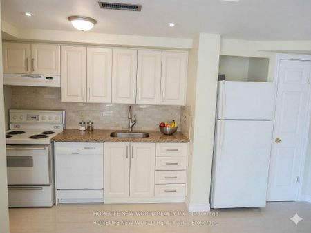 For Lease - 55 Centre Avenue Unit# 2402, Toronto, Ontario - Photo 3