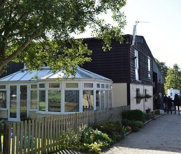 2 bedroom cottage to rent - Photo 2