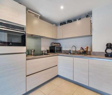 Evan House, Canning Town, E16 - Photo 4