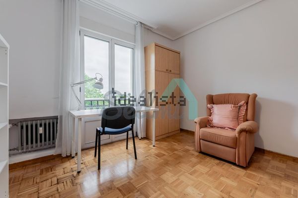 Alquiler de piso en Calle Santa Susana - Photo 1