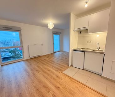 Location Appartement 1 pièce 31m² - Photo 2