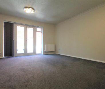3 bedroom end of terrace house to rent - Photo 1