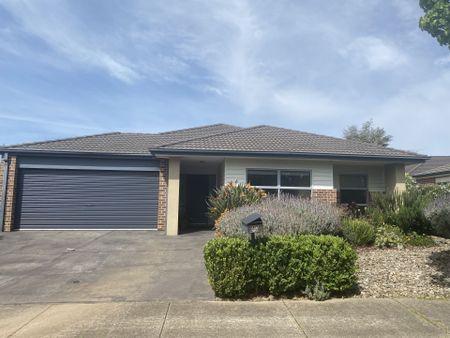 47 Fernhurst Avenue, Derrimut - Photo 4