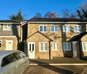 Sullivan Close, Farnborough, GU14 - Photo 1