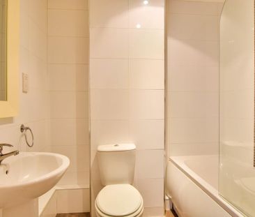 2 bedroom penthouse to rent - Photo 6