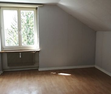 Heimelige Dachwohnung an ruhiger Lage - Photo 4