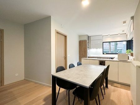 Mooi energiezuinig éénslaapkamer-appartement in centrum Beveren - Foto 2