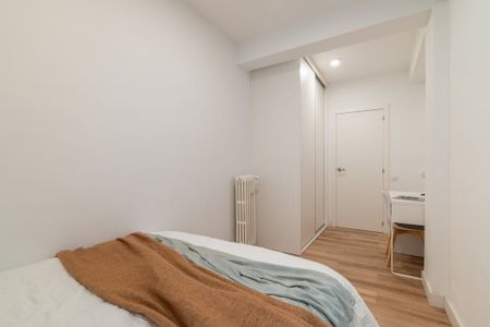 Carrer de Balmes, Barcelona, Catalonia 08006 - Photo 2