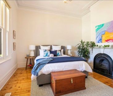 Caulfield North - Photo 1