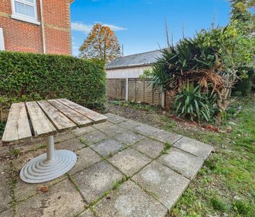 3 bedroom semi-detached house to rent - Photo 6