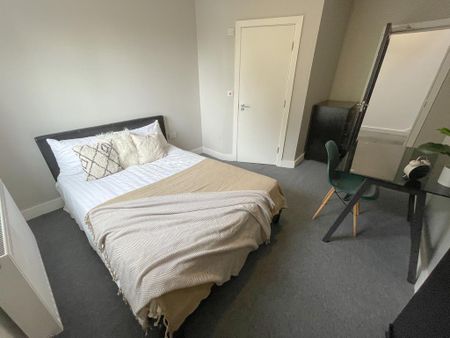 7 bedroom semi-detached house to rent - Photo 2