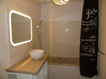 ANGERS HYPER CENTRE T1BIS meublé - A louer Angers ... - Photo 5