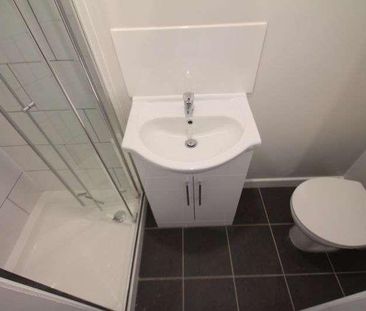 Bryony Close, UB8 - Photo 3