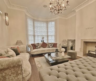 Warwick Gardens, Kensington, London, W14 - Photo 1