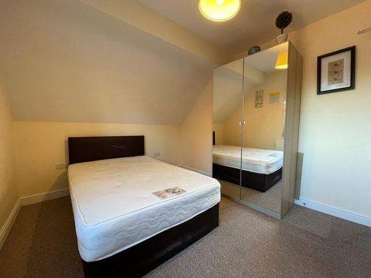 1 bedroom in a house share to rent - Photo 1