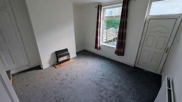 Nashville Terrace, BD22 - Photo 1