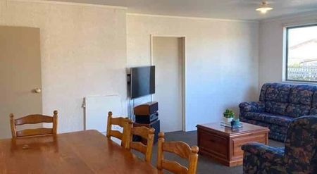 Get in quick! - Photo 3