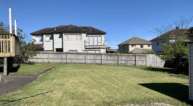 86 McLeod Road, Te AtatÃ Â« South Ã¢ÂÂ Spacious Family Living on a Large Section! - Photo 1