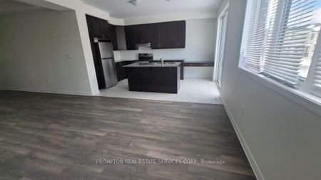 Townhouse For Lease | E8129576 - Photo 3