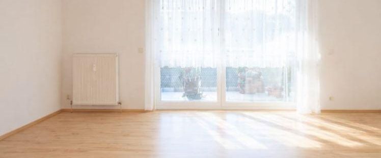 Attraktive 2-Raum-Wohnung mit Laminat und Balkon in Plauen in zentraler Lage - Photo 1