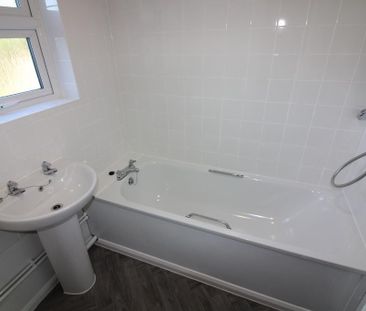 3 bedroom end of terrace house to rent - Photo 6