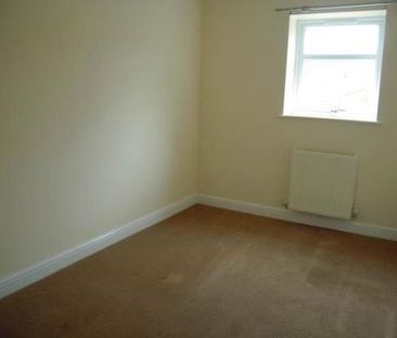 4 bedroom semi-detached house to rent - Photo 4