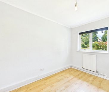 Sarisbury Close, Tadley, Hampshire, RG26 - Photo 5