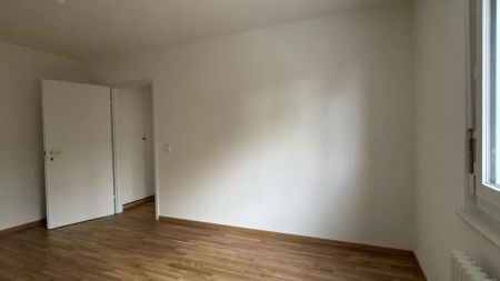 Logement rénové de 3.5 pièces au 1er étage - Photo 3
